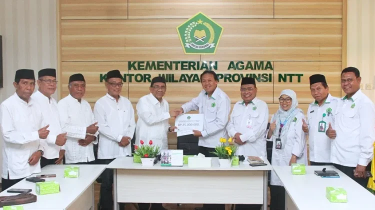 Kemenag NTT Serahkan Dana Hibah, Dukung Sukses MTQ ke-31 Tingkat Provinsi di Nagekeo