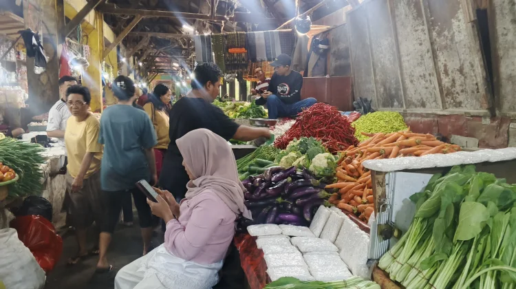 Harga Cabai, Sayur dan Bawang Melonjak Drastis di Pasar Inpres Ruteng