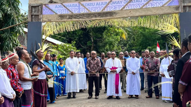 Peresmian Gereja Lewokukung Jadi Simbol Gotong Royong dan Persatuan Umat