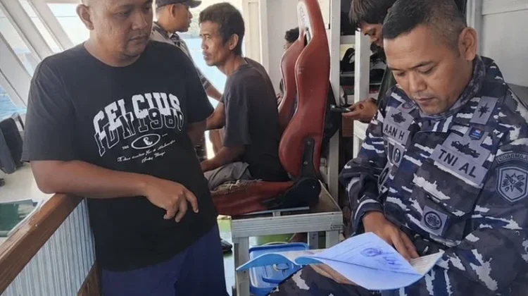 Cegah Kecelakaan Laut, Danlanal Labuan Bajo Sidak Kapal Wisata