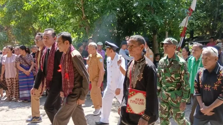 Bupati Flores Timur Lantik Kepala Desa Antar Waktu Kawalelo