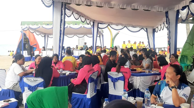 Olahraga Bersama Jadi Simbol Kebersamaan Hari Bhayangkara di Ende