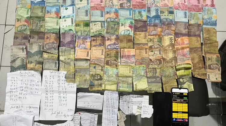 Berkedok Toko Obat Pertanian, Pengepul Togel Online di Lembor Ditangkap Polisi