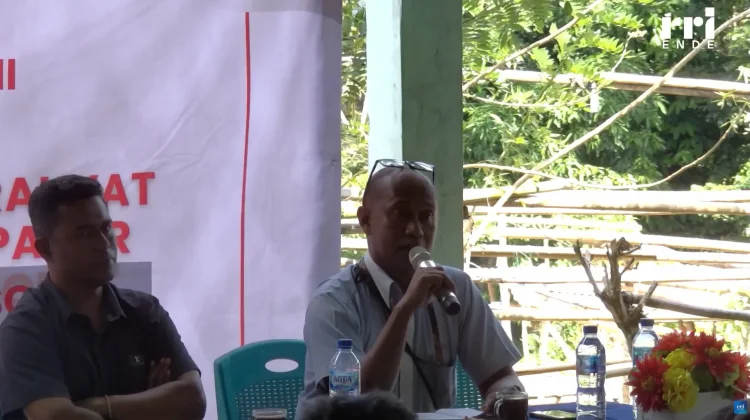 Retribusi Pasar Detusoko Lampaui Target, Warga Minta Penataan