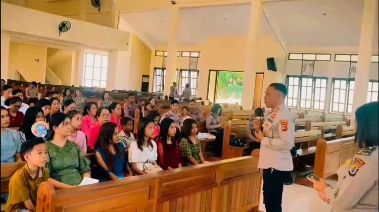 Polres Flotim Layani Misa lewat Koor dan Terapi Spiritual