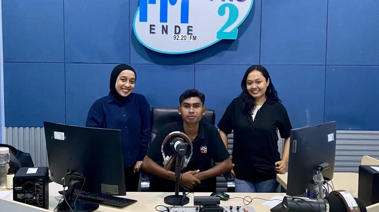 Mahasiswa Sistem Informasi Uniflor Hidupkan Kembali Website Desa Mulakoli