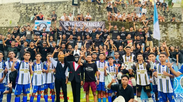 Suporter SMANSA Buktikan Sportivitas Antar Juara