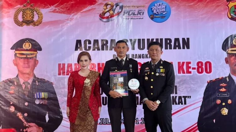 Aktif Layani Warga Pelosok, Polisi Hery Terima Penghargaan dari Polres Manggarai