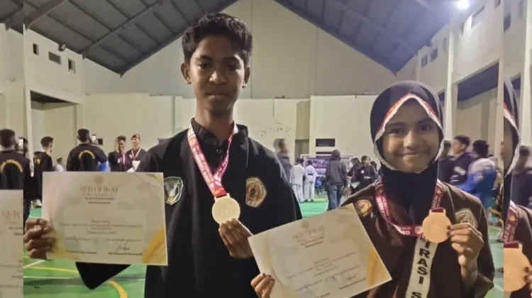 Siswa MTsN 1 Flores Timur Raih Medali di Kejuaraan Pencak Silat NTT