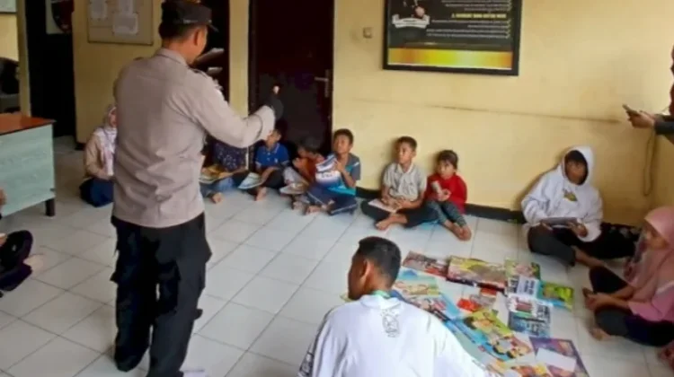 Polsek Ende Hadirkan Ruang Literasi Ramah Anak Bersama Relima