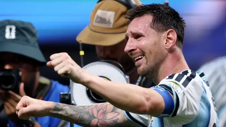 Gagal Penalti, Messi Tetap Selamatkan Argentina