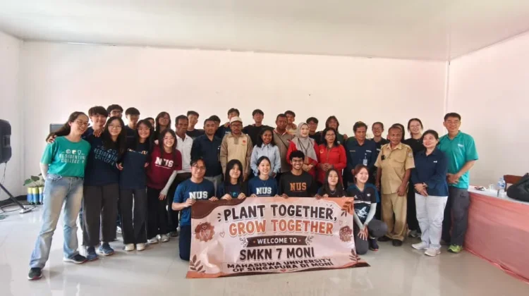 Mahasiswa NUS Pilih Ende untuk Belajar ASEAN dari Kehidupan Masyarakat