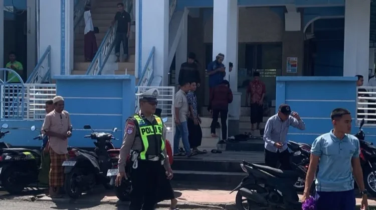 Satlantas Polres Ende Perketat Pengaturan Lalu Lintas di Area Ibadah