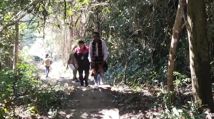 Warga Oda Ute Desak Perbaikan Jalan dan Air Bersih