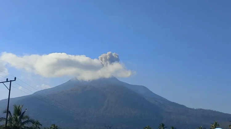 Badan Geologi Perbarui Rekomendasi Siaga Gunung Lewotobi Laki-laki