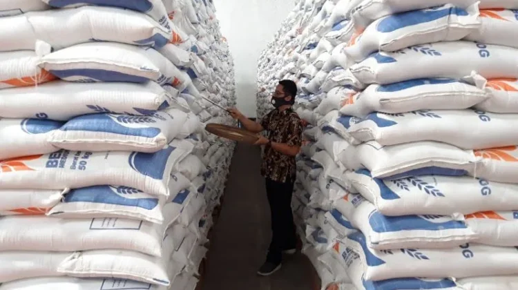 Bulog Pastikan Stok Beras Flores Timur Aman hingga Empat Bulan