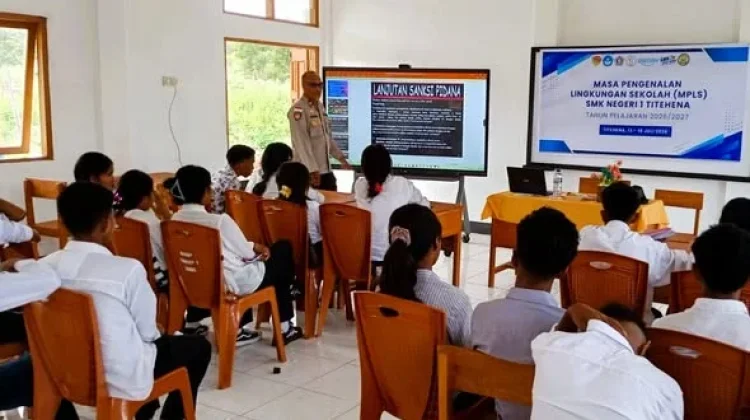 Polisi Edukasi Siswa Baru SMK Negeri 1 Titehena Cegah Narkoba dan TPPO