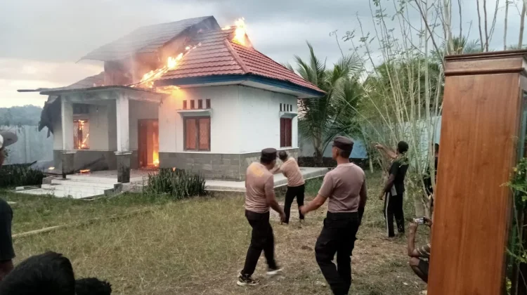 Kantor UPTD BKKBN Kecamatan Boleng Terbakar, Penyebab Masih Diselidiki
