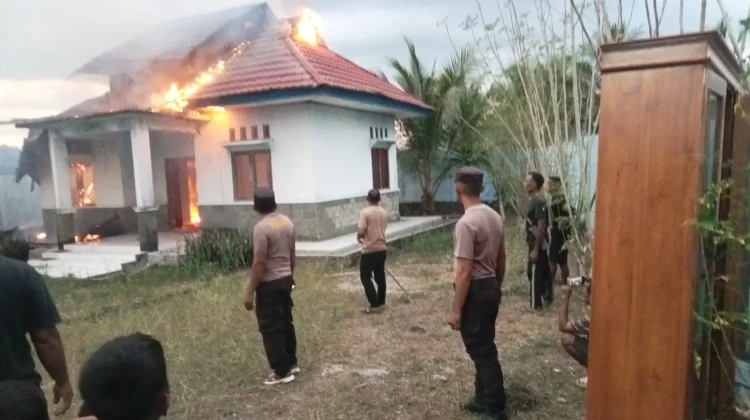 Polisi Selidiki Penyebab Kebakaran Kantor UPTD BKKBN Boleng