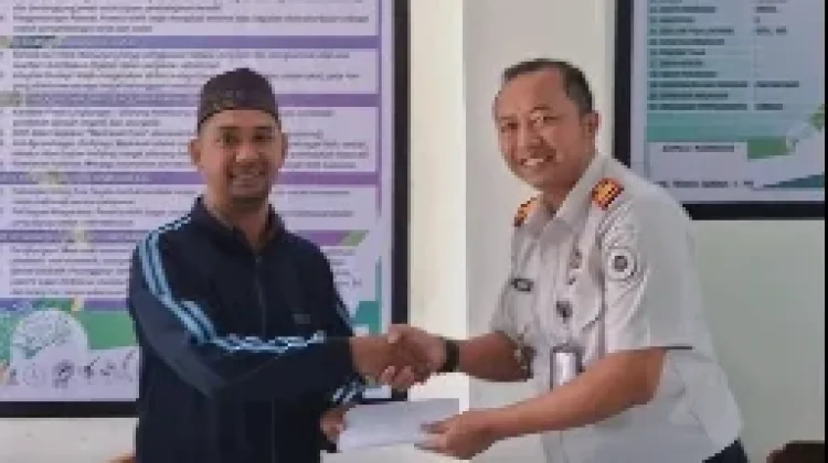 Rutan Bajawa Salurkan Bantuan Rehabilitasi Ruang Kelas MIS Al-Ghuraba
