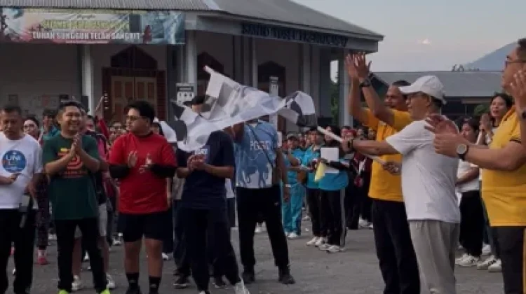 Jalan Sehat Dies Natalis Uniflor Satukan Pemerintah, Alumni dan Masyarakat