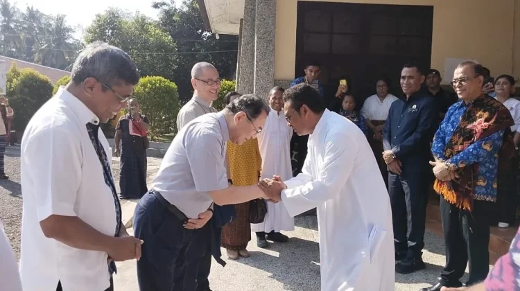 Uskup Agung Tokyo Hadiri Kunjungan Persaudaraan ke SMAK Syuradikara Ende