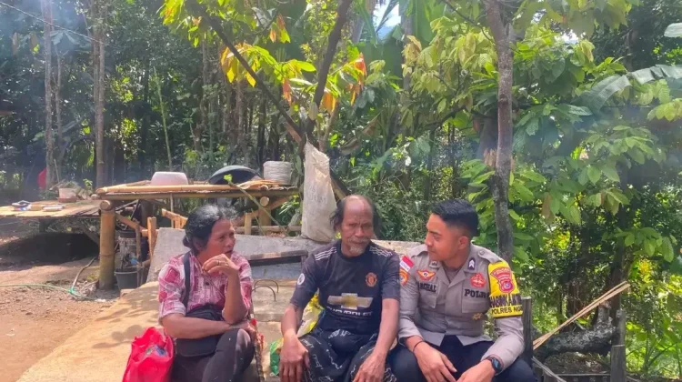 Bhabinkamtibmas Watumanu Perkuat Kemitraan lewat Sambang Warga
