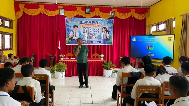 Polres Ngada Edukasi Bahaya Narkoba kepada Pelajar SMAN 2 Bajawa