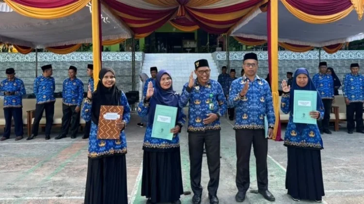 Kemenag Ende Serahkan SK ASN, Dorong Peningkatan Kinerja dan Pelayanan Publik
