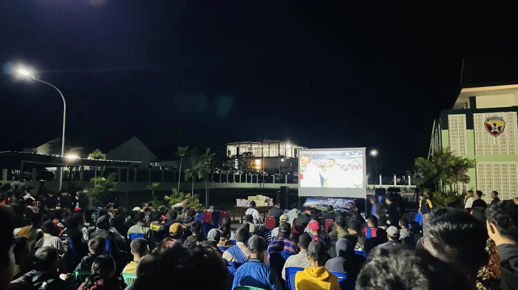 Nobar Final Pesta Bola Dunia, Kodim 1630 dan RRI Labuan Bajo Disambut Antusias Warga