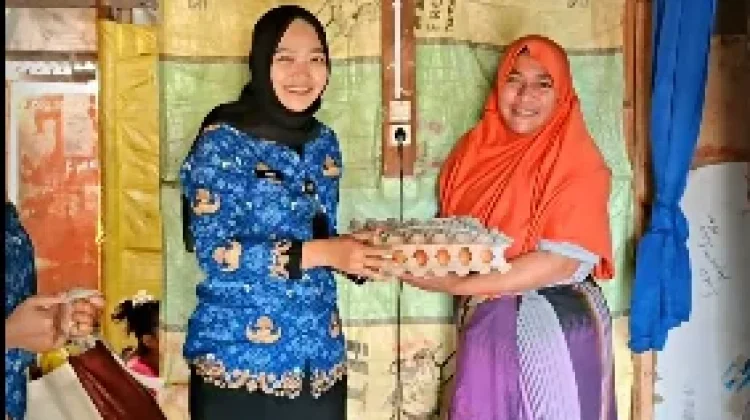 Rutan Bajawa Salurkan Sembako Kepada Warga Kurang Mampu
