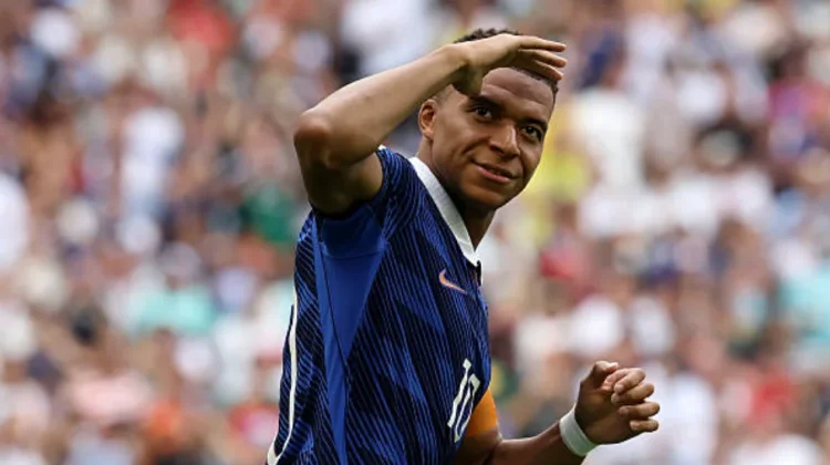 Mbappé Pertahankan Sepatu Emas Piala Dunia