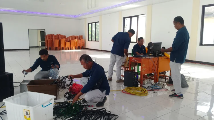 Tim TMB RRI Ende Pastikan Siaran Langsung Talkshow Keindonesiaan Berjalan Lancar