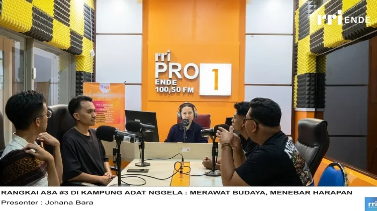 Komunitas Bicara RRI Ende Angkat Potensi Kampung Adat Nggela