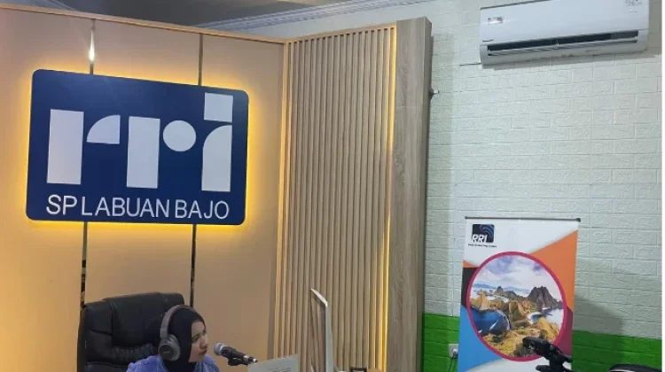AC Berperan Penting Jaga Stabilitas Perangkat Siaran di Studio Radio