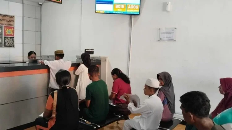 PIP Tahap I Bantu 45 Siswa MIN Lembata Penuhi Kebutuhan Belajar