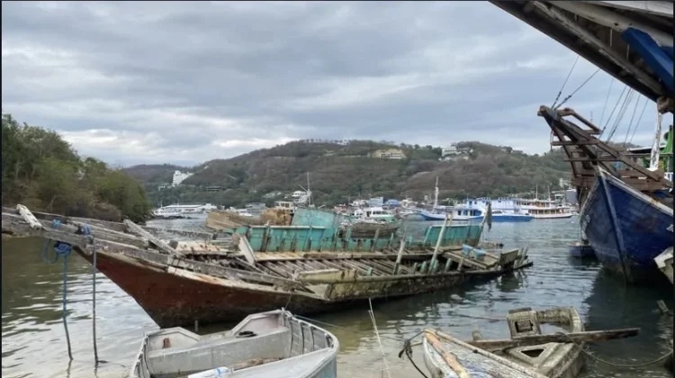 Tanggapi Puluhan Bangkai Kapal Pulau Bajo, Pemkab Siapkan Langkah Penanganan