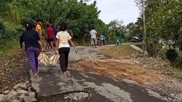 DPRD Nagekeo Dorong Perbaikan Jalan Jalur tengah Aemali-Danga