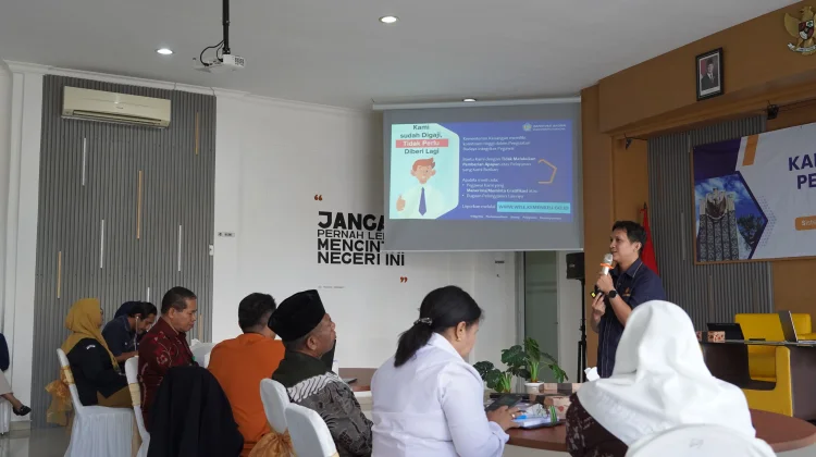KPPN Ende Gelar Forum Konsultasi Publik dan Beri Penghargaan Satker Terbaik