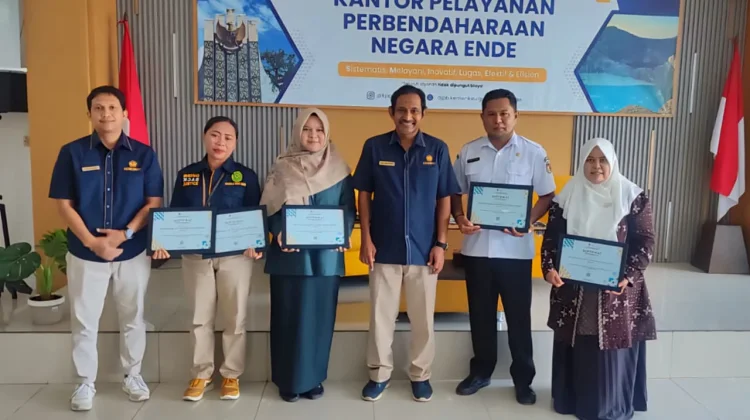 Bawaslu Ende Raih Penghargaan KPPN, Implementasi CMS Capai 100 Persen