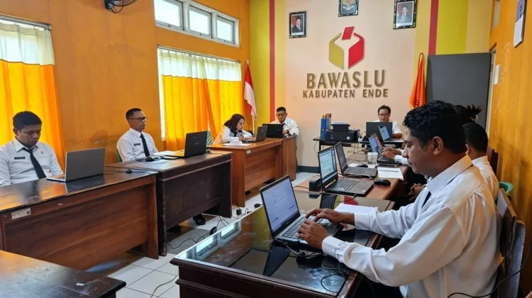 Sebanyak 13 PPPK Bawaslu Ende Ikuti Orientasi Penguatan Nilai dan Etika ASN
