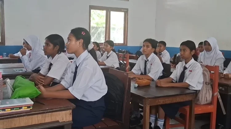 SMP Negeri 1 Ende Masih Gunakan Empat Ruang Kelas Darurat