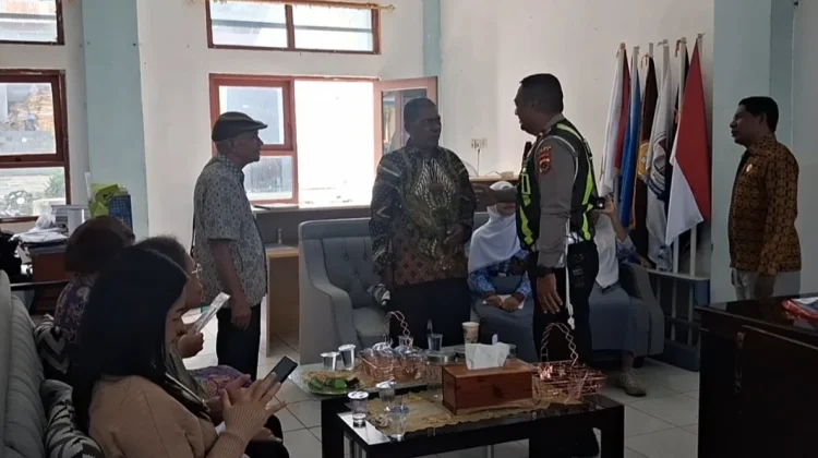Pesta Emas SMAN 1 Ende Jadi Ajang Silaturahmi Alumni