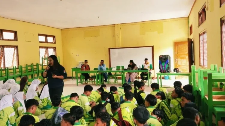 KPU Goes to School, Murid MAN Flores Timur Dibekali Literasi Demokrasi