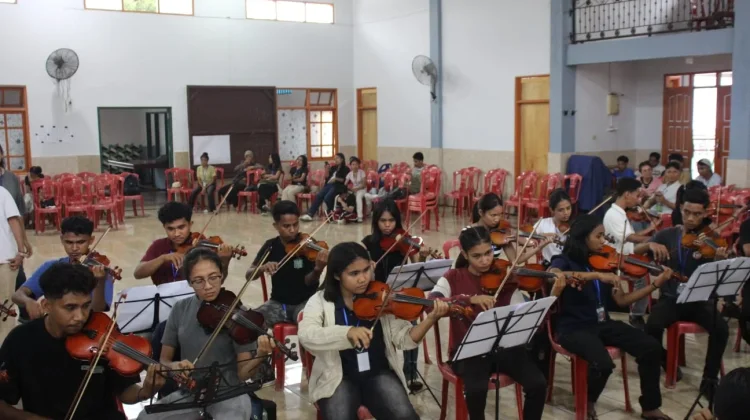 Mahasiswa Unwira Perkuat Pelayanan Musik Liturgi di Ende