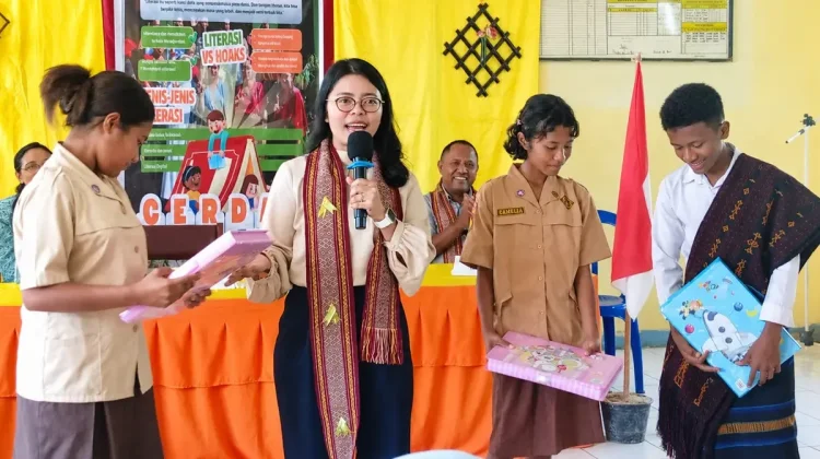 Bunda Literasi Sikka Ajak Keluarga Tanamkan Budaya Membaca Sejak Dini