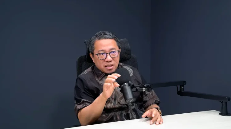 Duduk Bersandar Terlalu Lama Tingkatkan Risiko Saraf Kejepit