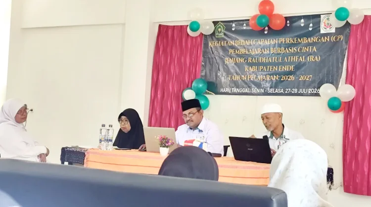 Pengawas Kemenag Ende Ajak Pendidik RA Adaptif terhadap Perkembangan Zaman
