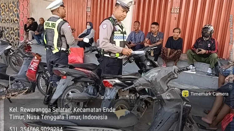 Satlantas Polres Ende Edukasi Pengguna Jalan tentang Keselamatan