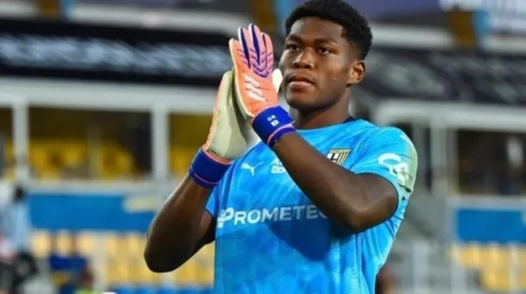 Juventus Bidik Zion Suzuki Antisipasi Kegagalan Transfer Dibu Martinez